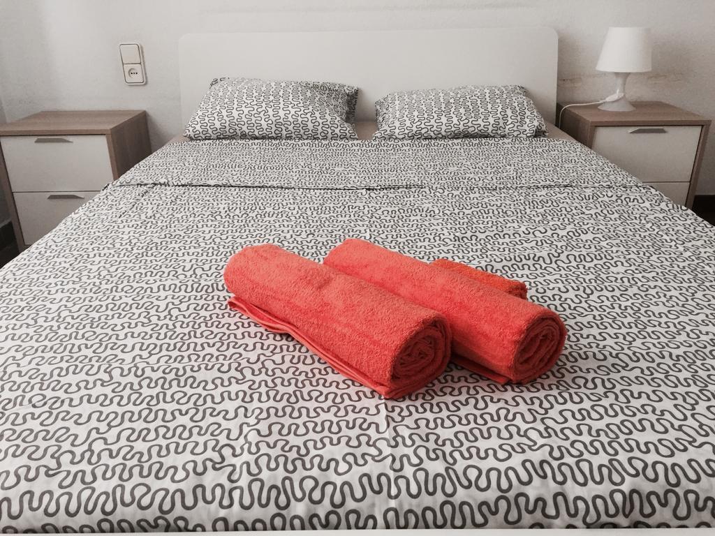 Camp Nou Apartment Wifi バルセロナ エクステリア 写真